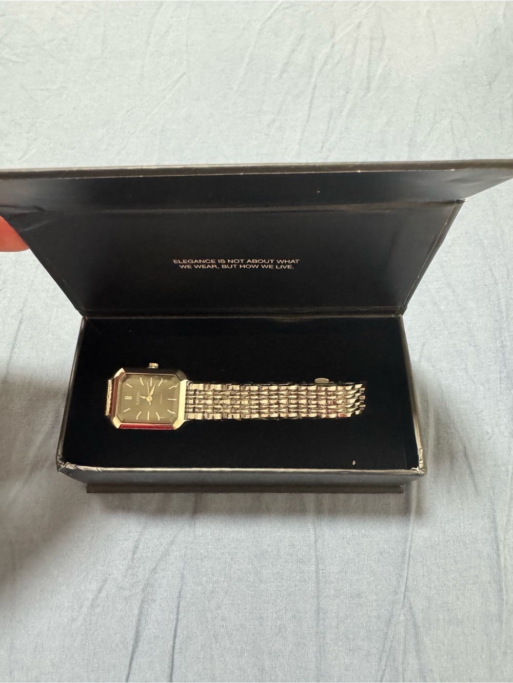 Brand New Fashion Watch – With Box & Adjustment Tool